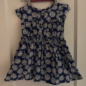 Lovely floral dress, Oshkosh with button detail in the front